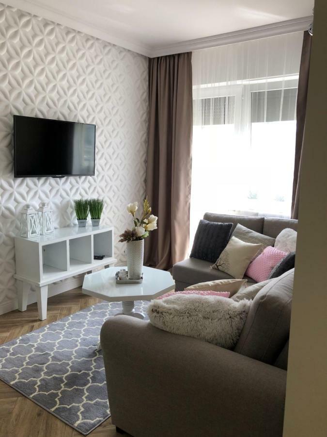Family & Business Elegant Apartments Ul Warszawska - 2 Bedroom, Balcony, Parking Kielce Exterior foto